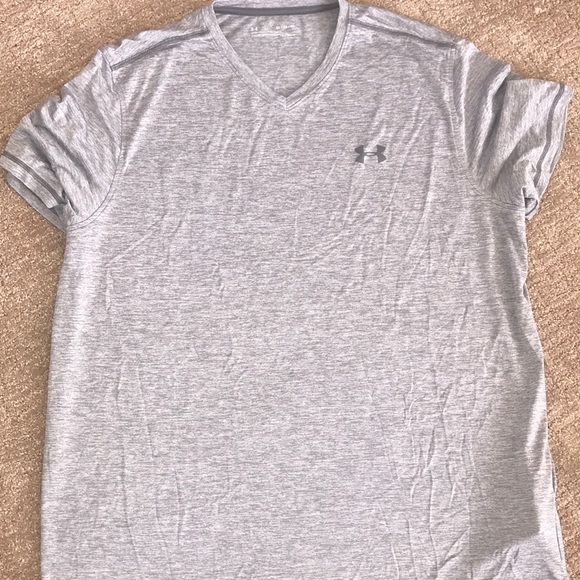 Under Armour Other - Gray under armour shirt